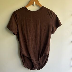 SKIMS body suit brown short sleeve 2X